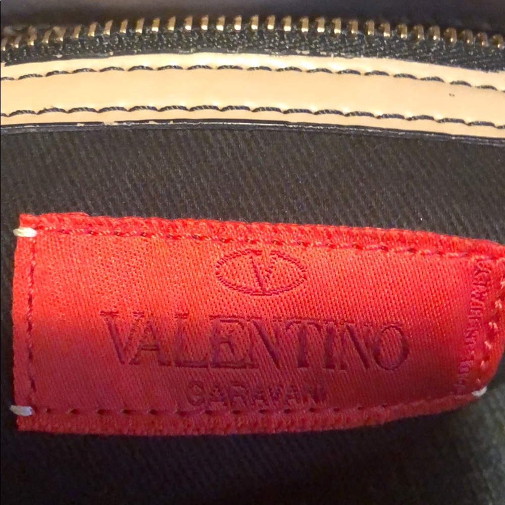 Valentino - Picture 3 of 5